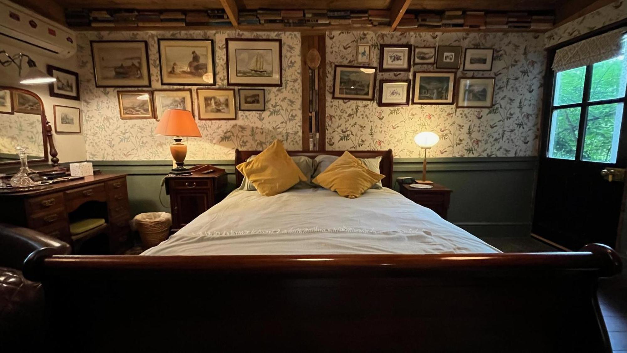 Remarkable Boultons Barn With Hot Tub Newton Abbot Extérieur photo